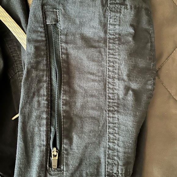 Vuori Ripstop Climber Pant in Navy - Picture 2 of 9